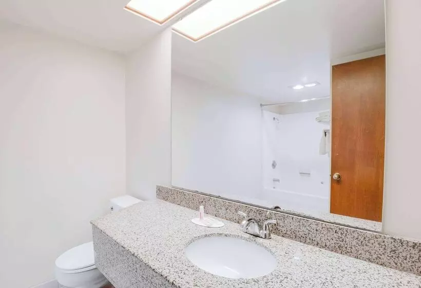 فندق Days Inn By Wyndham Monett