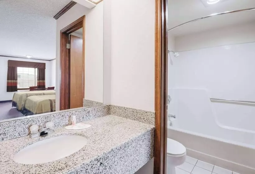 فندق Days Inn By Wyndham Monett