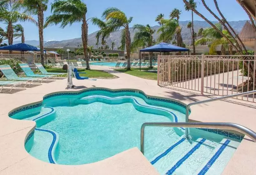酒店 Days Inn By Wyndham Palm Springs