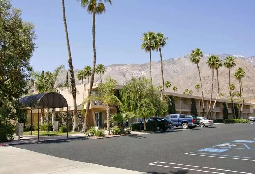 酒店 Days Inn By Wyndham Palm Springs