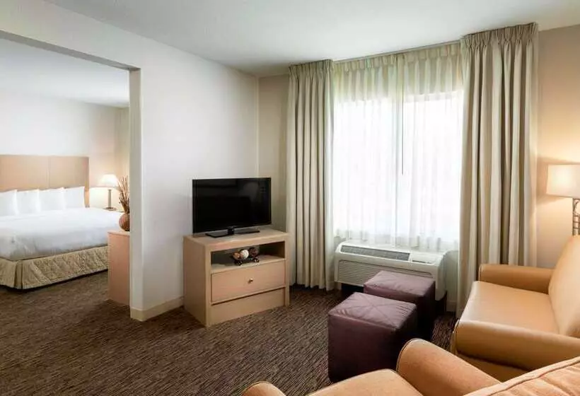 Doubletree By Hilton Hotel Vancouver