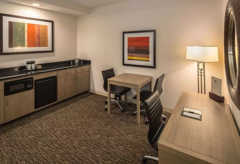 Doubletree By Hilton Hotel Vancouver