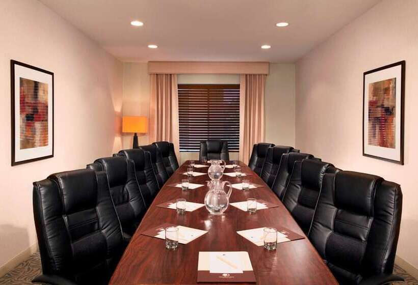 Doubletree By Hilton Hotel Vancouver