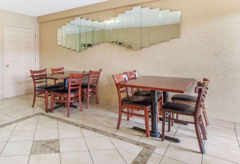 בית מלון כפרי Knights Inn South Amboy