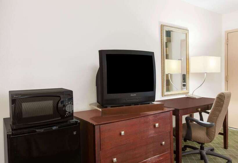 בית מלון כפרי Knights Inn South Amboy