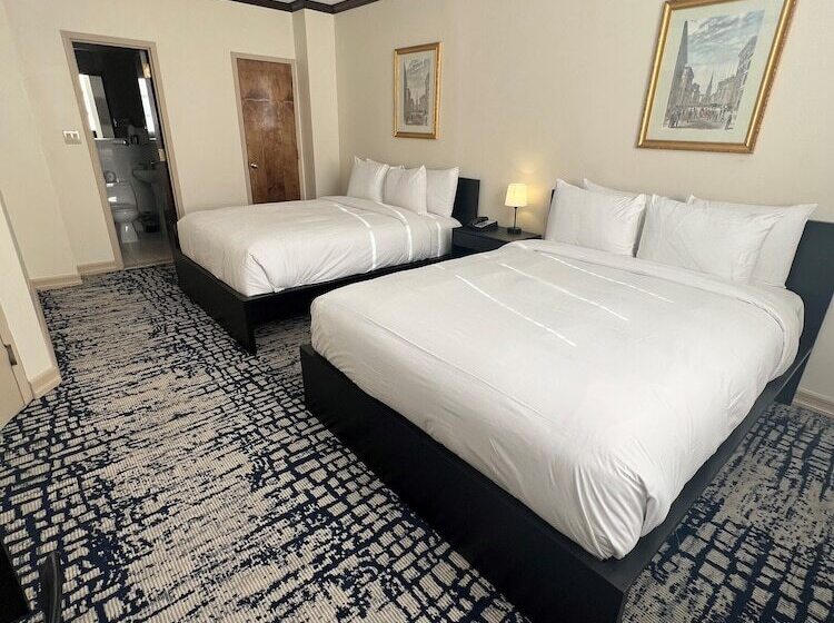 Night Hotel Broadway