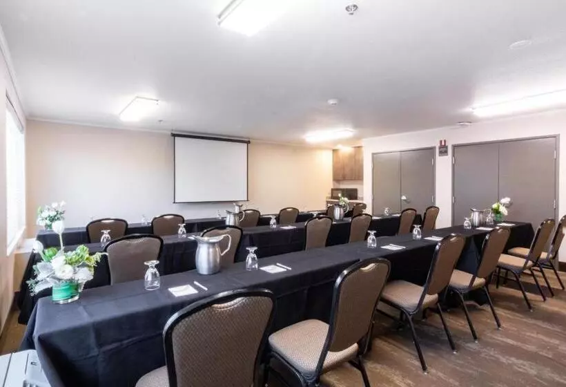 ホテル Oxford Suites Chico