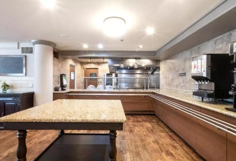 ホテル Oxford Suites Chico