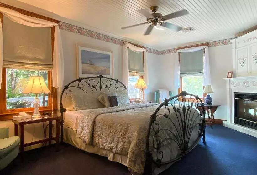 هتل Palmer House Inn