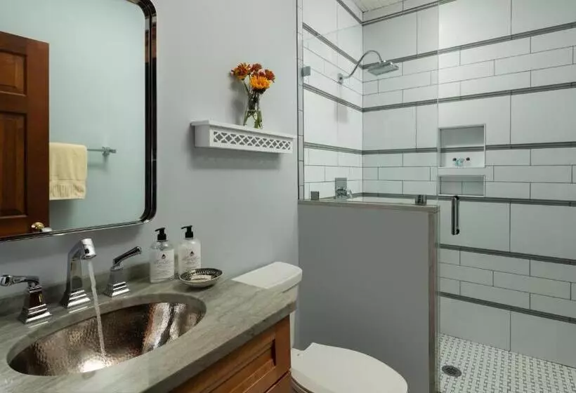 هتل Palmer House Inn