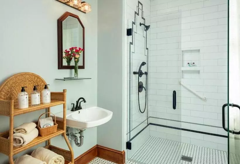 هتل Palmer House Inn