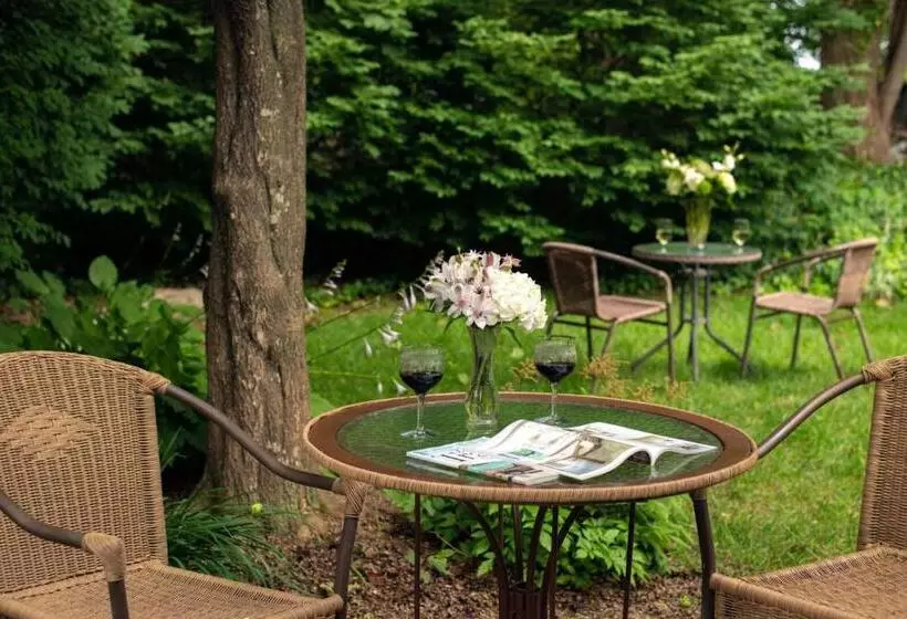 هتل Palmer House Inn