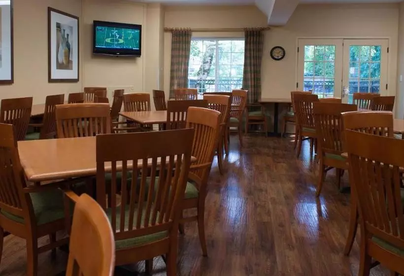 Отель Phoenix Inn Suites Eugene