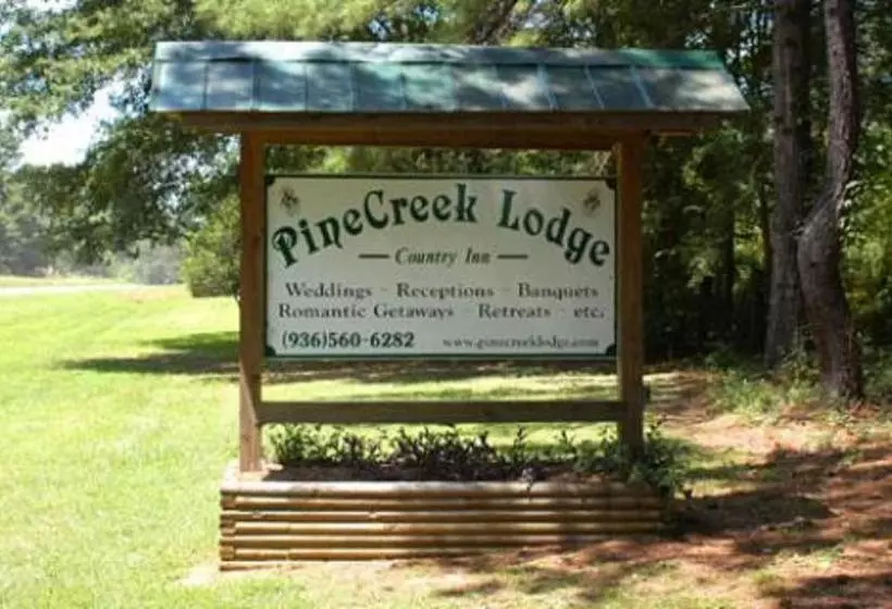 Hotel Pine Creek Country Inn