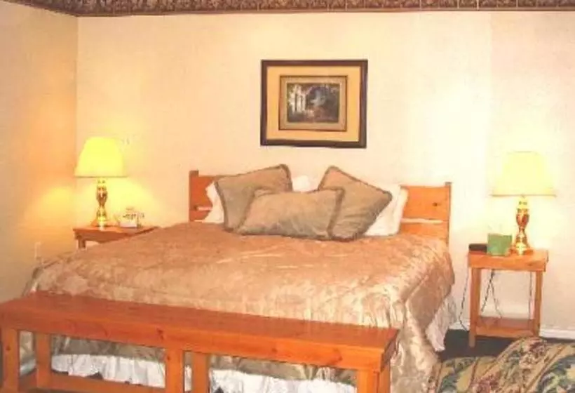 Hotel Pine Creek Country Inn