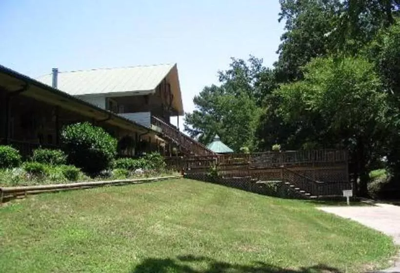 Hotel Pine Creek Country Inn