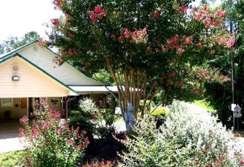 Hotel Pine Creek Country Inn