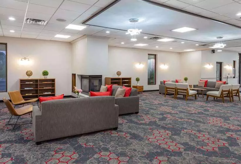 Hotel Ramada By Wyndham Windsor Locks