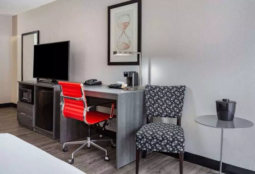 Hotel Ramada By Wyndham Windsor Locks