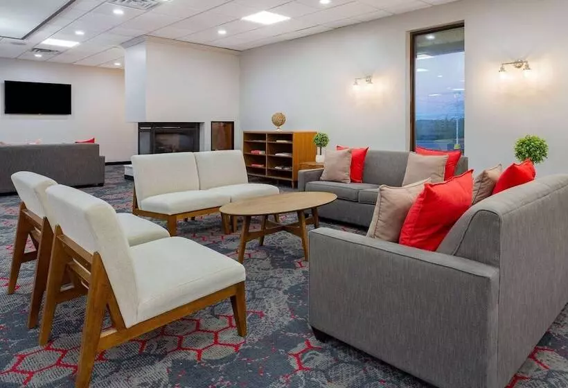 Hotel Ramada By Wyndham Windsor Locks