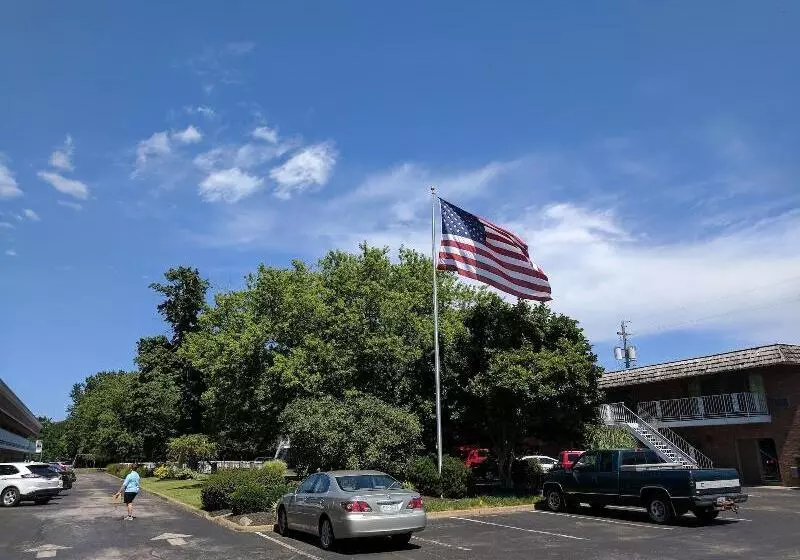 בית מלון כפרי South Shore Inn