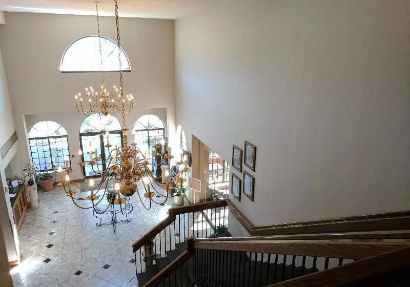 בית מלון כפרי South Shore Inn