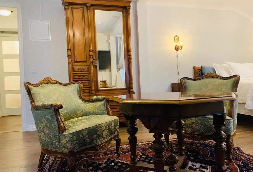 ベッドアンドブレックファースト Herrgardshotellet I Laxå