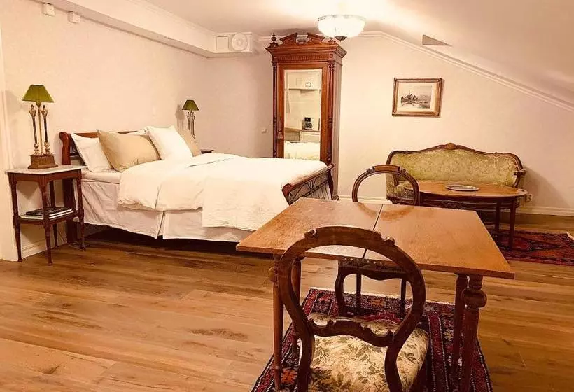 ベッドアンドブレックファースト Herrgardshotellet I Laxå