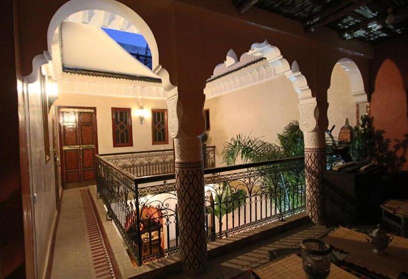 تختخواب و صبحانه Riad Makene Mouchkill