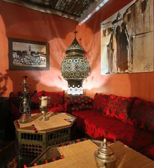 تختخواب و صبحانه Riad Makene Mouchkill
