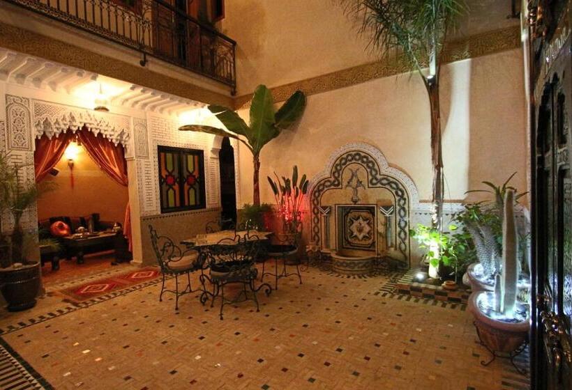 تختخواب و صبحانه Riad Makene Mouchkill