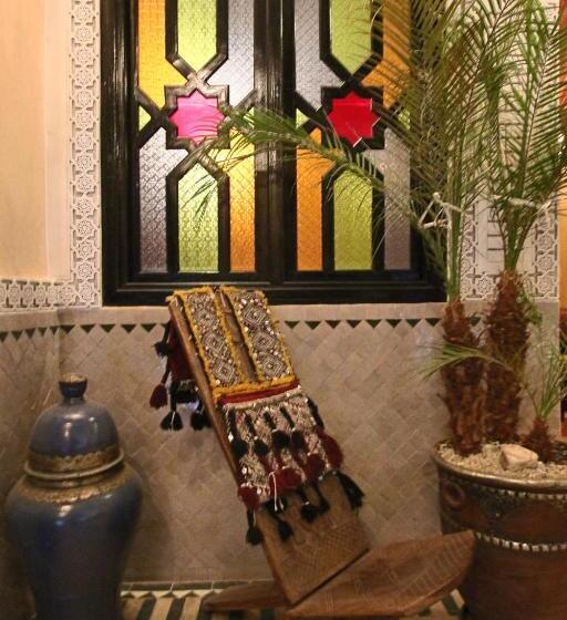 تختخواب و صبحانه Riad Makene Mouchkill