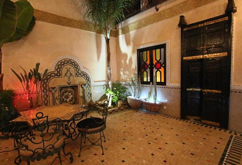 تختخواب و صبحانه Riad Makene Mouchkill