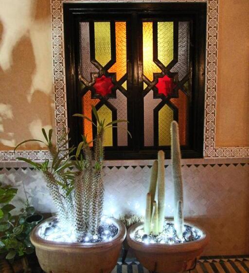 تختخواب و صبحانه Riad Makene Mouchkill