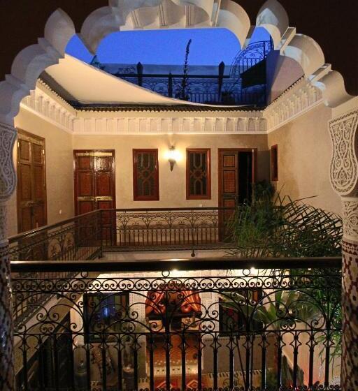 تختخواب و صبحانه Riad Makene Mouchkill