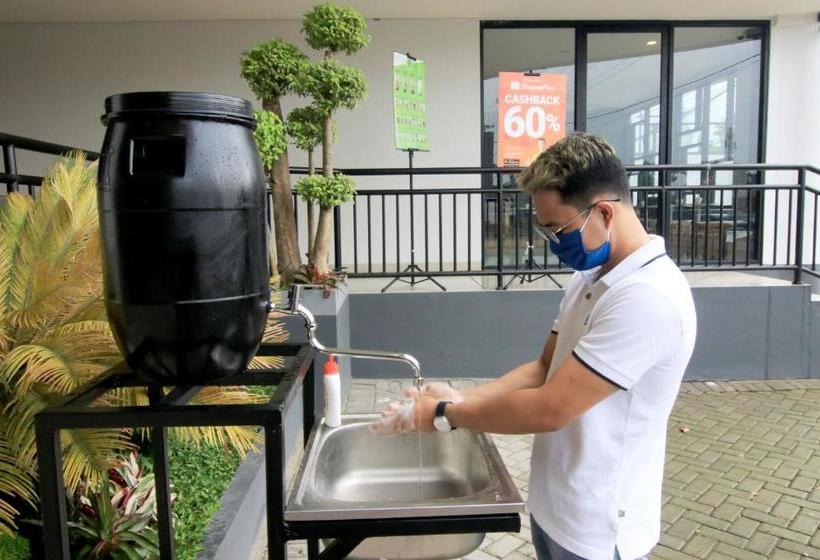 Aveon Hotel Yogyakarta By Daphna Management