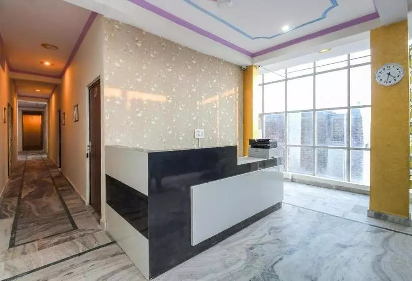 Hotelli Oyo 60794 A One Residency And Restaurant