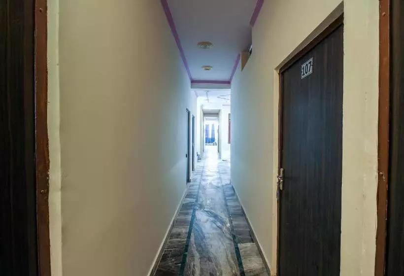 Hotelli Oyo 60794 A One Residency And Restaurant