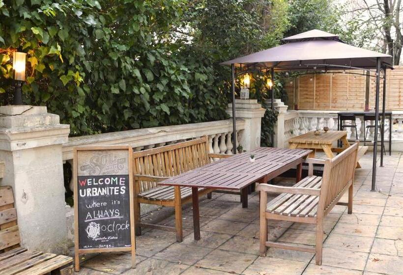 Urbany Hostel London 18 40 Years Old