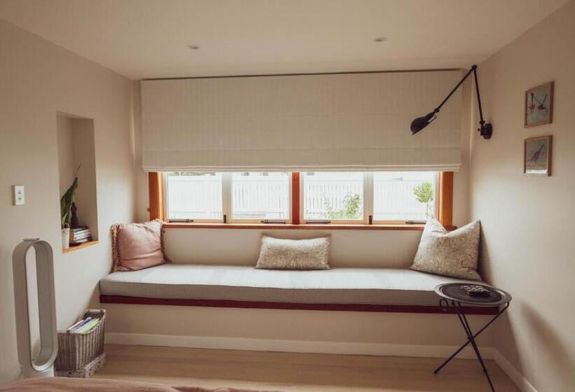 بنسيون Room For Two