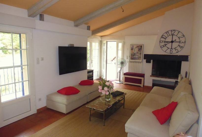 Baraveou Home In Nature