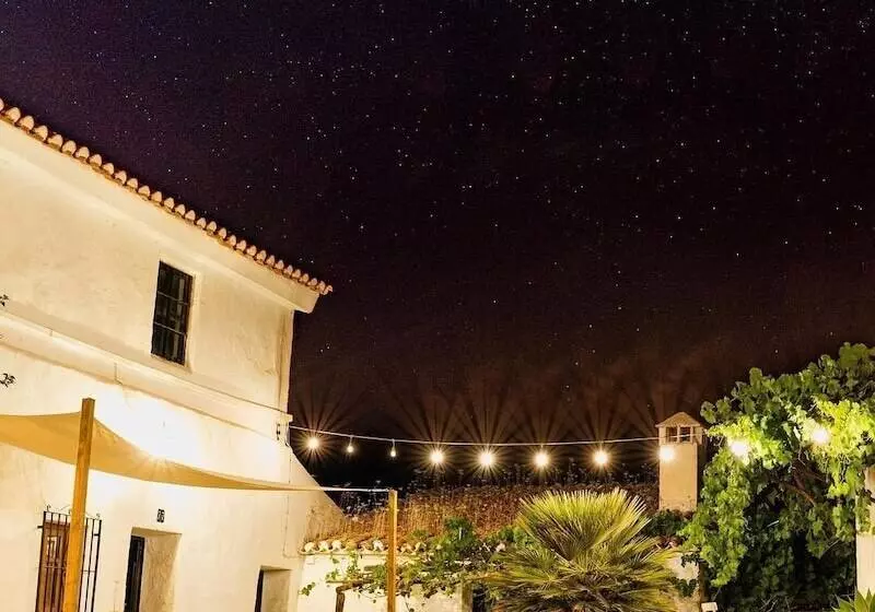 تختخواب و صبحانه Finca Serrato