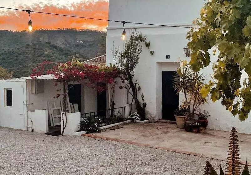 تختخواب و صبحانه Finca Serrato