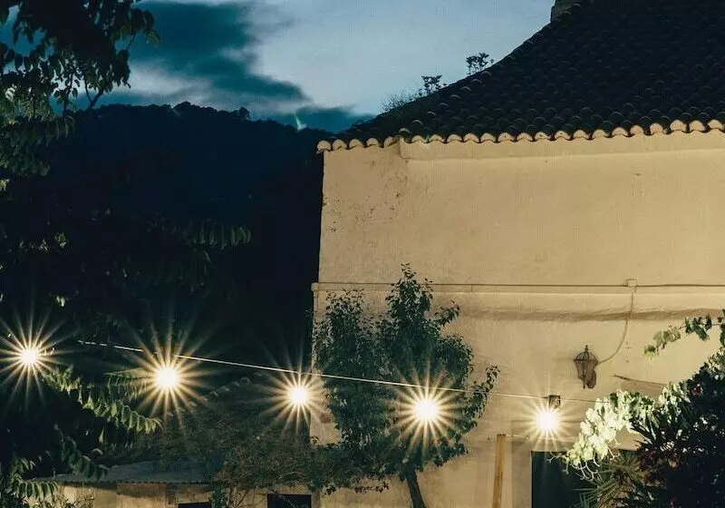 تختخواب و صبحانه Finca Serrato