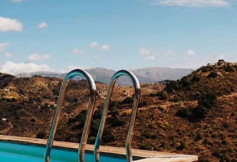 تختخواب و صبحانه Finca Serrato