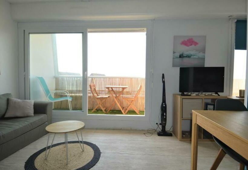 Studio Avec Chambre Balcon Et à 20m De La Mer