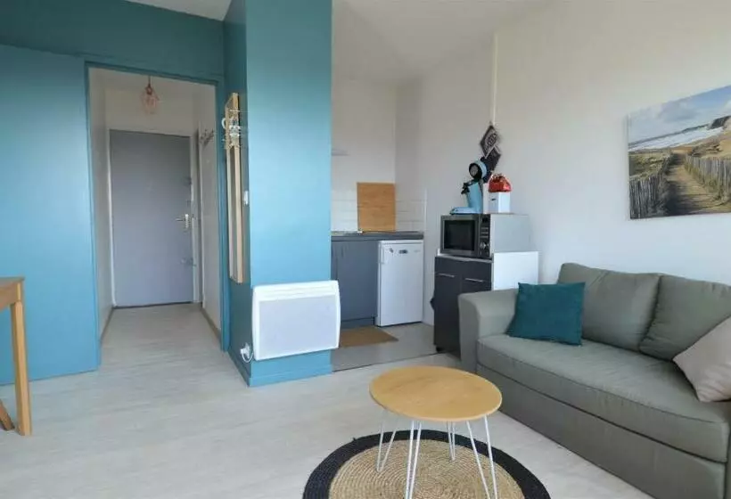 Studio Avec Chambre   Balcon Et à 20m De La Mer