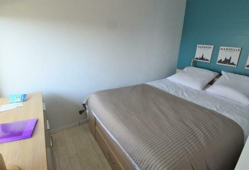 Studio Avec Chambre Balcon Et à 20m De La Mer