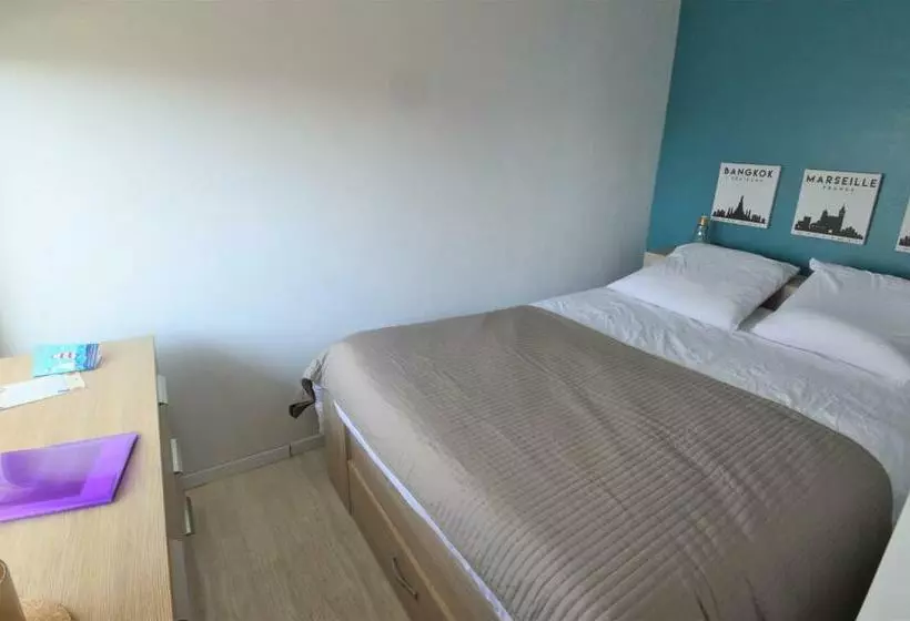 Studio Avec Chambre   Balcon Et à 20m De La Mer