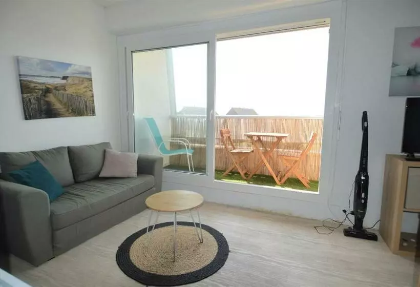 Studio Avec Chambre   Balcon Et à 20m De La Mer